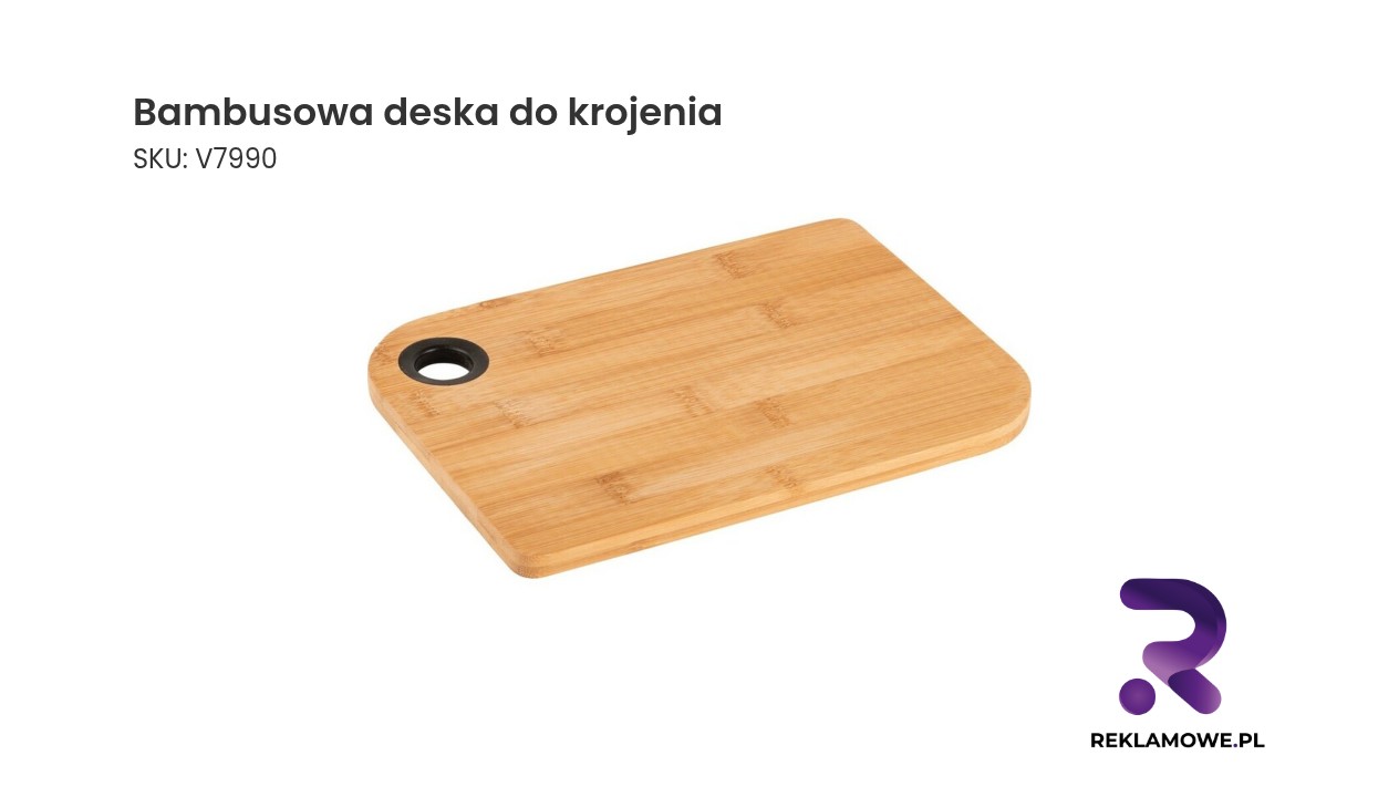 Bambusowa deska do krojenia w użyciu