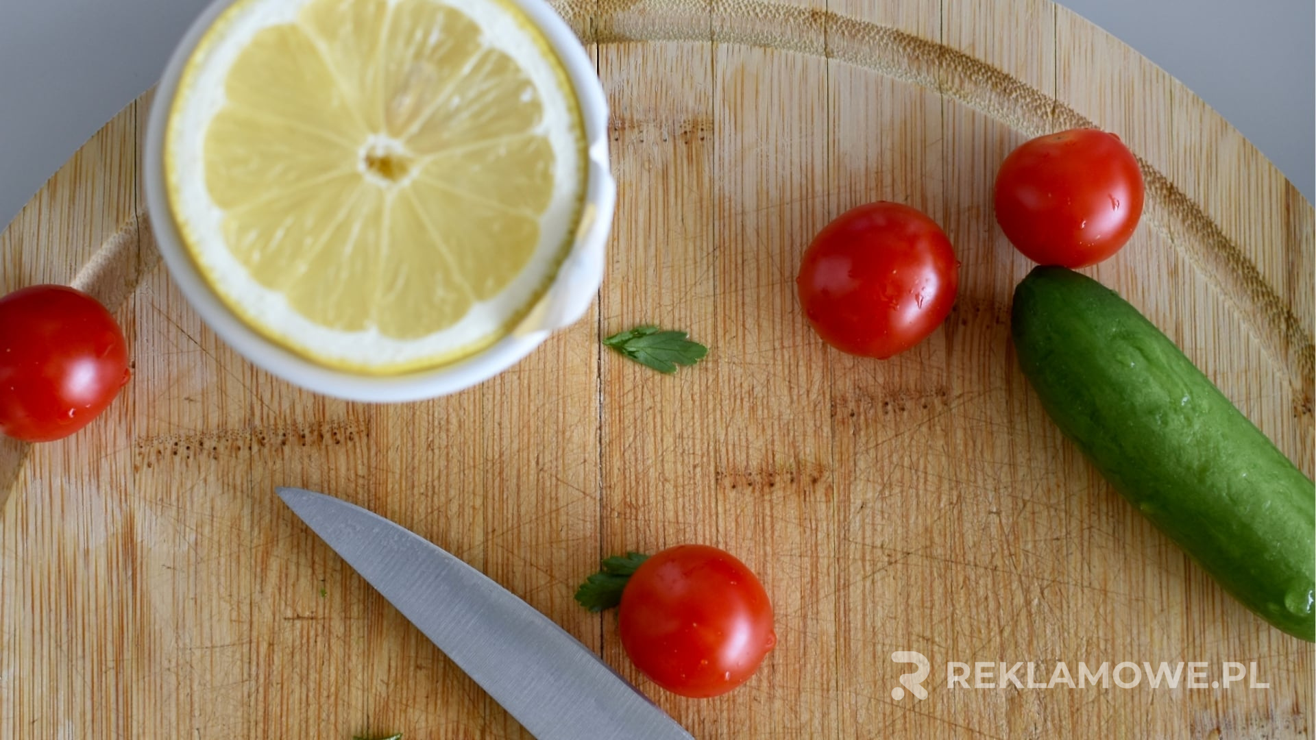 Deska reklamowa w mieście