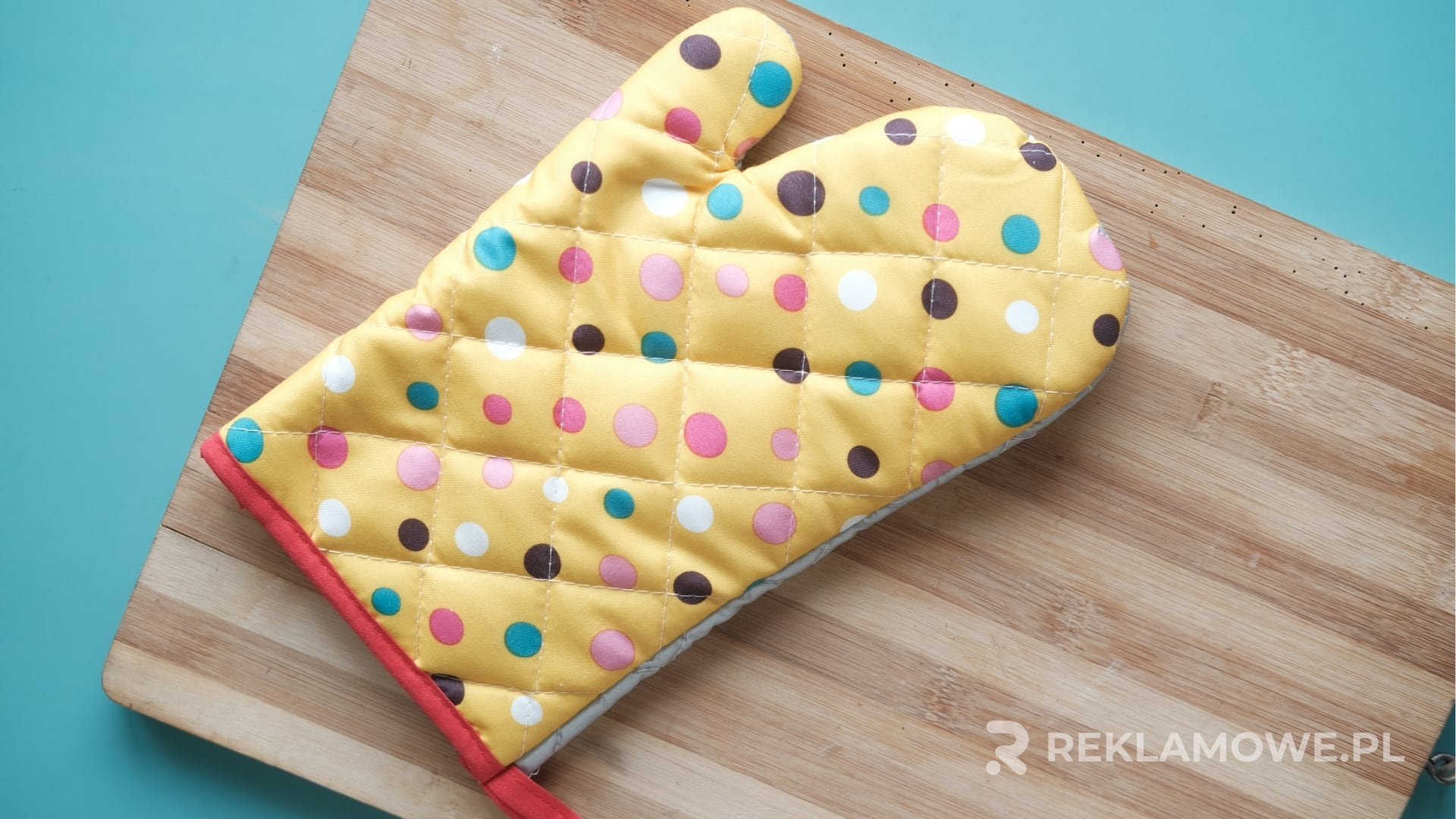 Deska reklamowa z materiałów ekologicznych