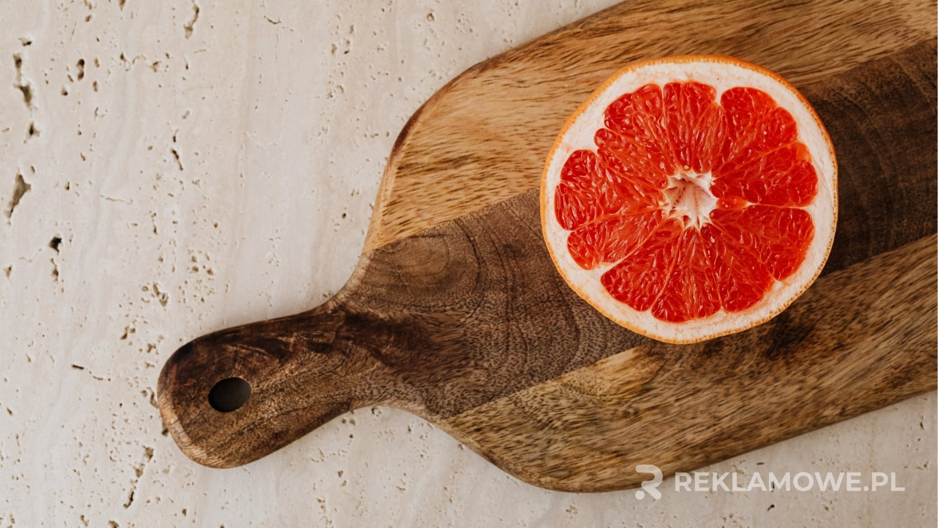 Billboard integrujący się z kampanią online