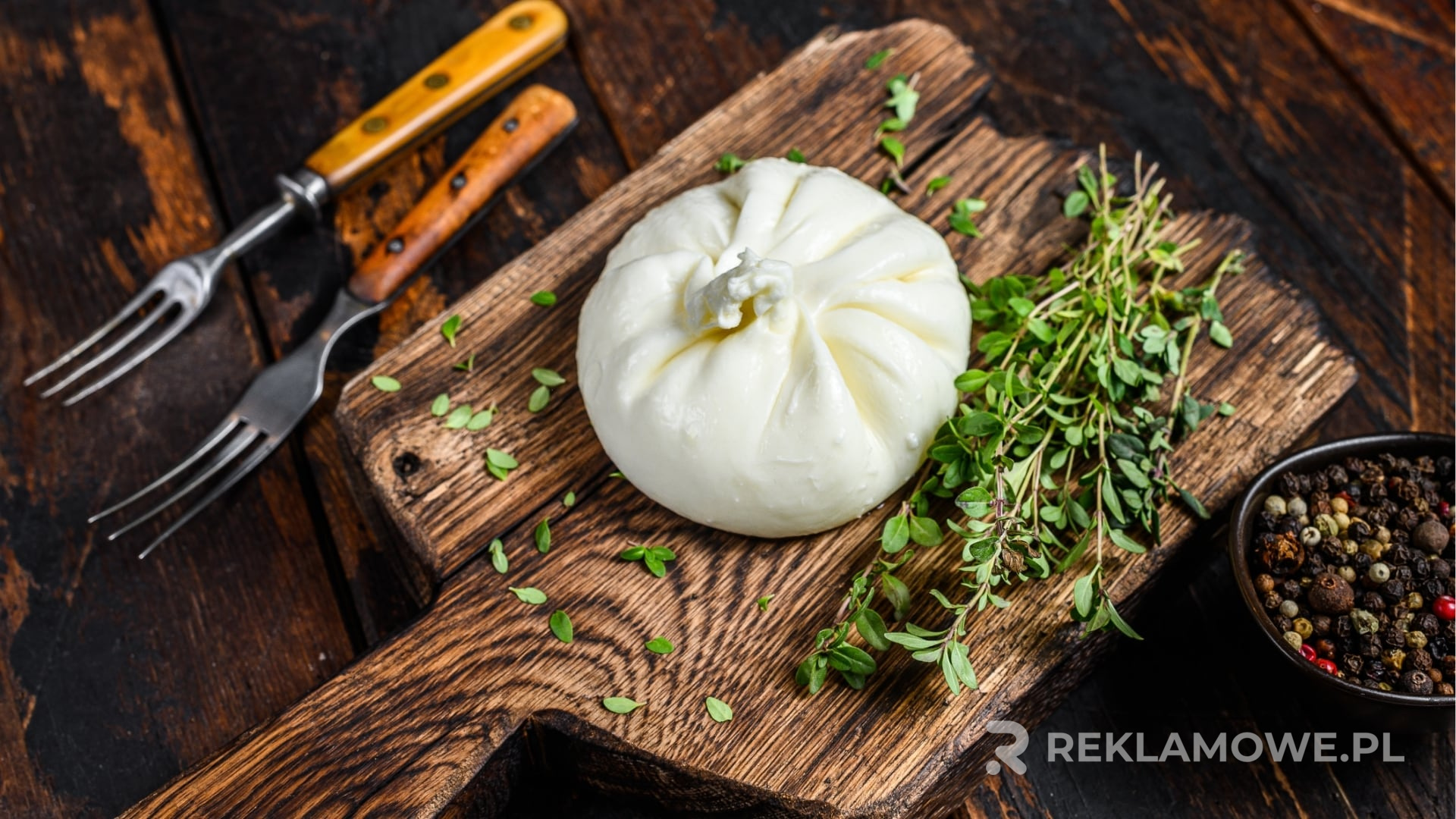 Budżet na reklamę na deskach reklamowych – jak oszacować? Reklama na billboardzie — planowanie budżetu