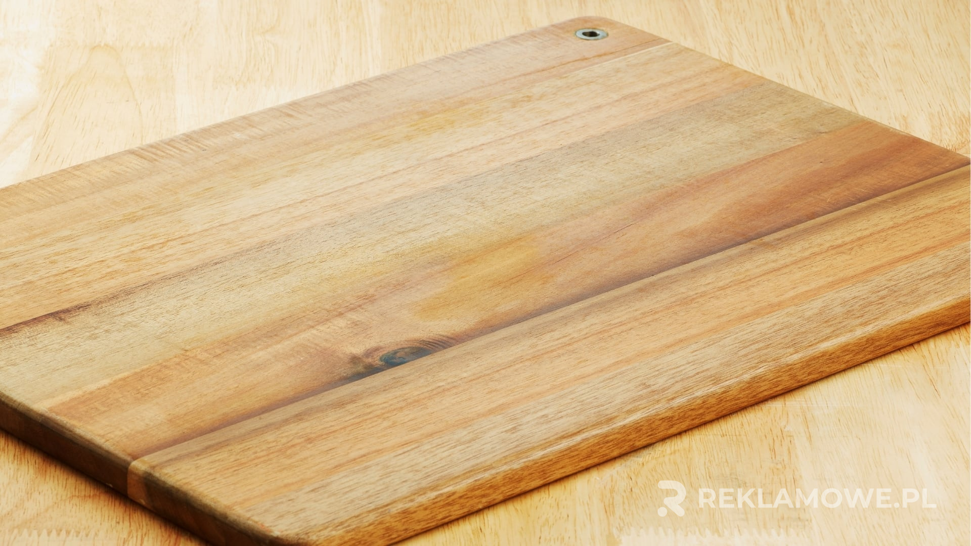 Deska reklamowa z treścią wizualną